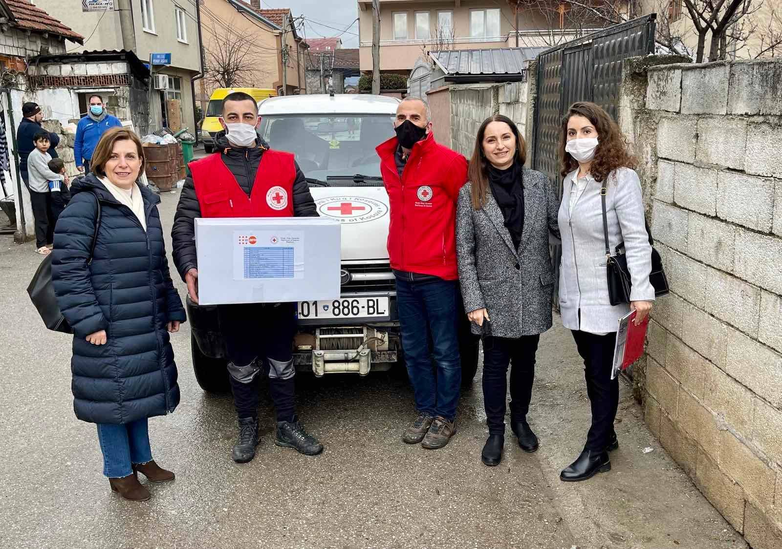 Read more about the article UNFPA Kosovë, UNHCR-në Kosovë dhe Kryqi i Kuq të Kosovës kanë mbështetur 68 gra rome