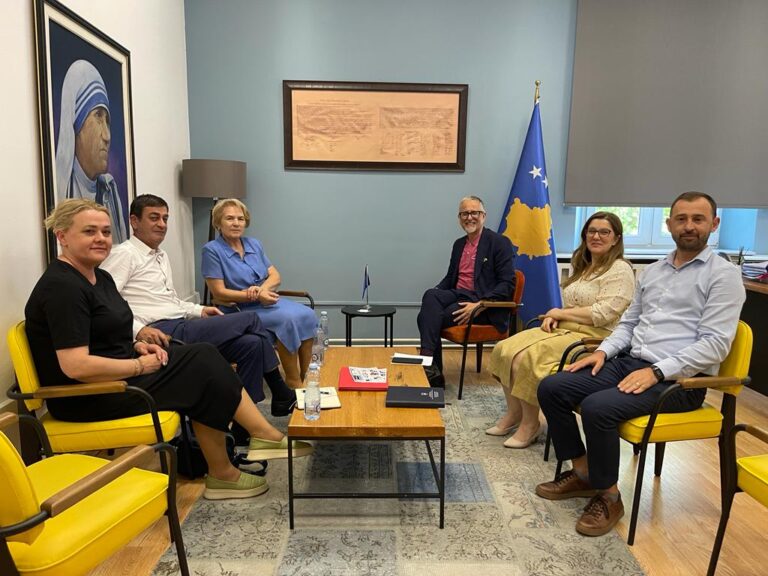 Takim pune në mes të Kryqit të Kuq të Kosovës dhe Ministrisë së Shëndetësisë